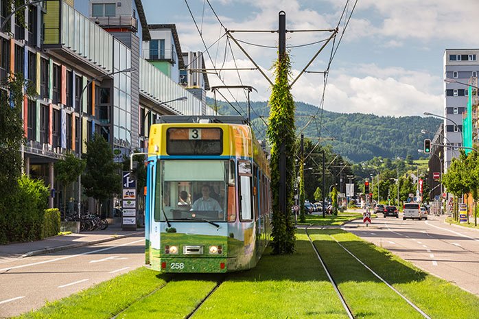 Umweltfreundlich mit der Straßenbahn im Regio-Verkehrsverbund Freiburg anreisen