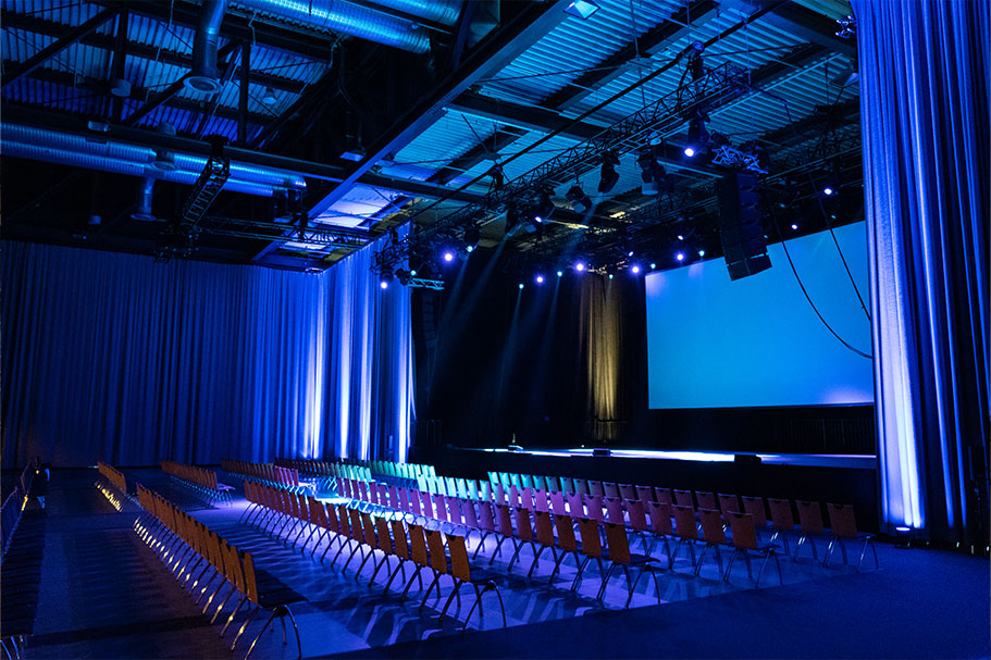 Curtain systems, stage and stands // Copyright FWTM Joos